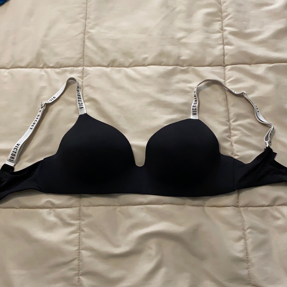 Victoria’s Secret T-Shirt Bra size 32DD